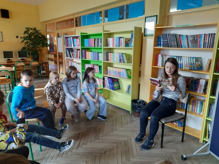 „PORANEK Z BAJKAMI”