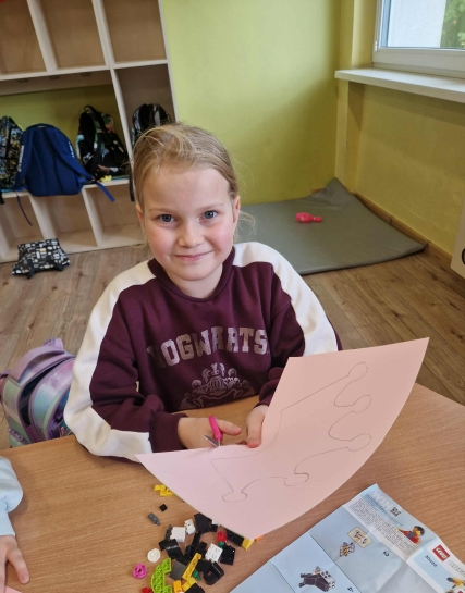 DZIE� DZIEWCZYNKI W �WIETLICY