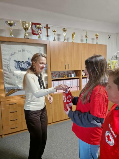 AKCJA PCK „WALKA Z G�ODEM”