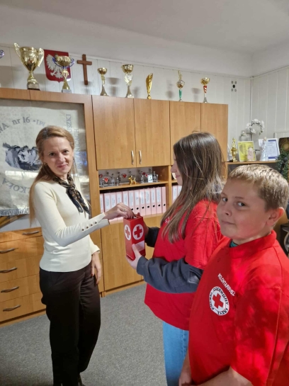 AKCJA PCK „WALKA Z G�ODEM”