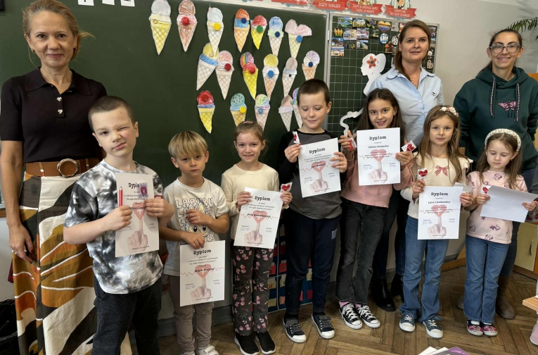 „NIE B�DZ OBOJ�TNY - RATUJ �YCIE”