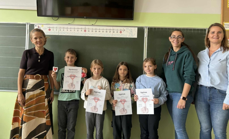 „NIE B�DZ OBOJ�TNY - RATUJ �YCIE”