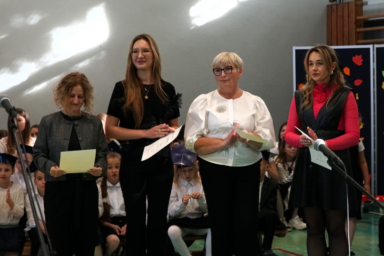 DZIEN NAUCZYCIELA I �LUBOWANIE KLAS PIERWSZYCH