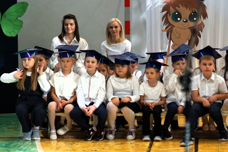 DZIEN NAUCZYCIELA I �LUBOWANIE KLAS PIERWSZYCH