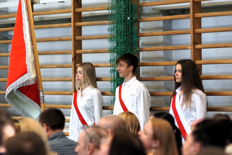 DZIEN NAUCZYCIELA I �LUBOWANIE KLAS PIERWSZYCH