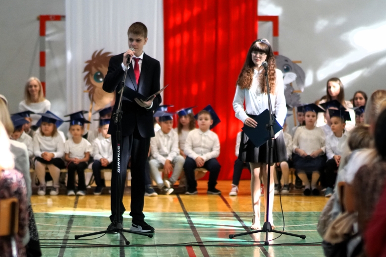 DZIEN NAUCZYCIELA I �LUBOWANIE KLAS PIERWSZYCH