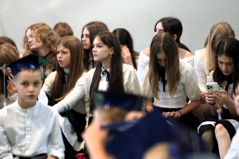 DZIEN NAUCZYCIELA I �LUBOWANIE KLAS PIERWSZYCH