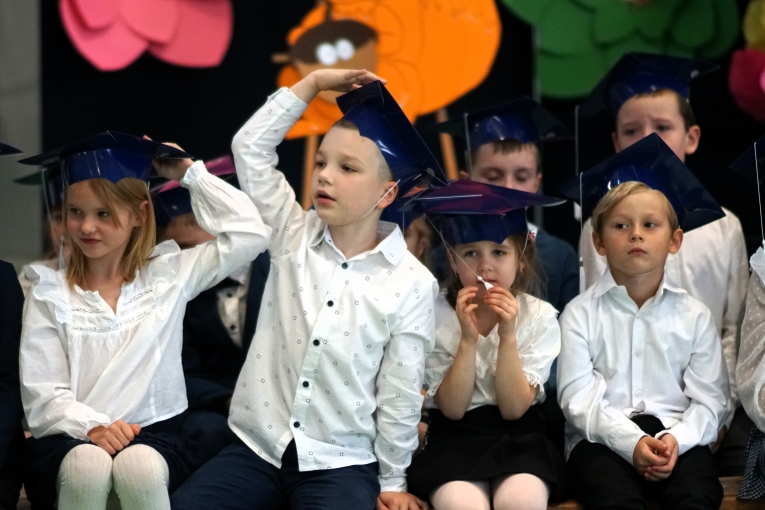 DZIEN NAUCZYCIELA I �LUBOWANIE KLAS PIERWSZYCH