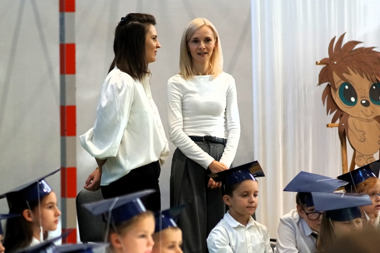 DZIEN NAUCZYCIELA I �LUBOWANIE KLAS PIERWSZYCH