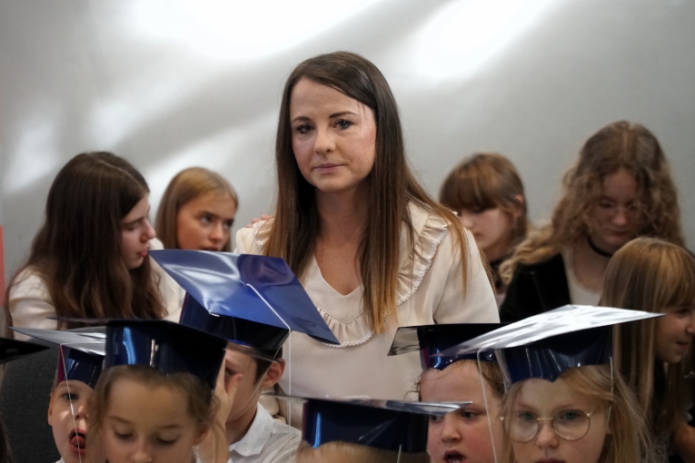 DZIEN NAUCZYCIELA I �LUBOWANIE KLAS PIERWSZYCH