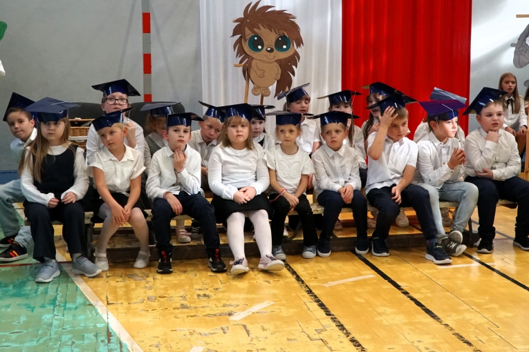 DZIEN NAUCZYCIELA I �LUBOWANIE KLAS PIERWSZYCH