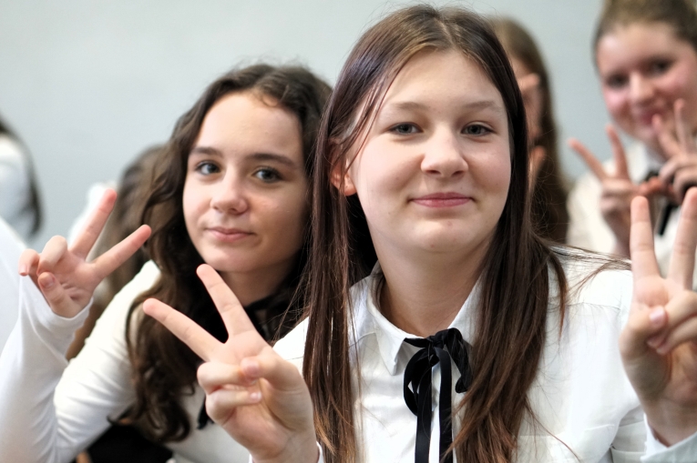 DZIEN NAUCZYCIELA I �LUBOWANIE KLAS PIERWSZYCH