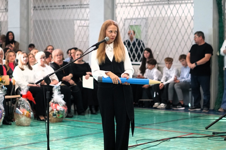 DZIEN NAUCZYCIELA I �LUBOWANIE KLAS PIERWSZYCH