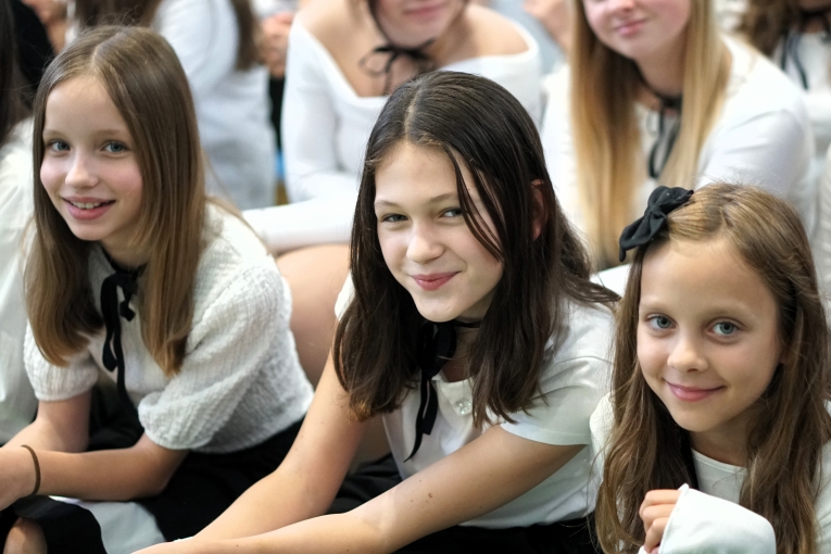 DZIEN NAUCZYCIELA I �LUBOWANIE KLAS PIERWSZYCH