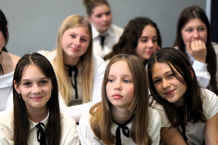 DZIEN NAUCZYCIELA I �LUBOWANIE KLAS PIERWSZYCH