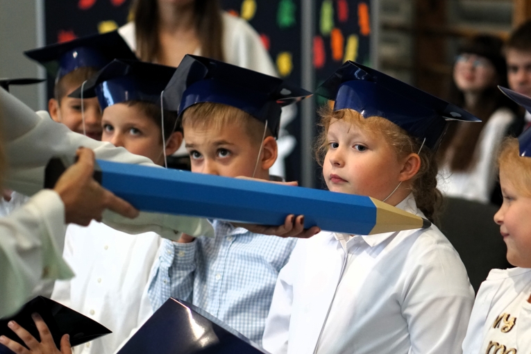 DZIEN NAUCZYCIELA I �LUBOWANIE KLAS PIERWSZYCH