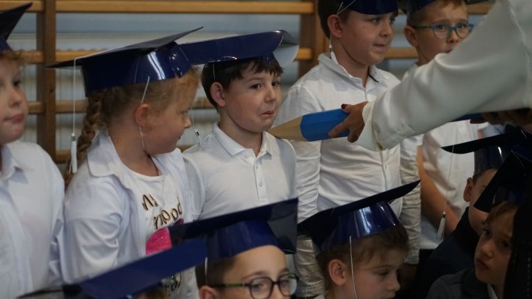 DZIEN NAUCZYCIELA I �LUBOWANIE KLAS PIERWSZYCH