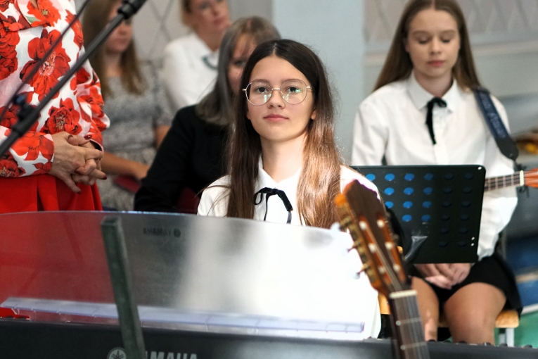 DZIEN NAUCZYCIELA I �LUBOWANIE KLAS PIERWSZYCH