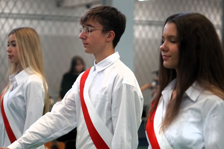 DZIEN NAUCZYCIELA I �LUBOWANIE KLAS PIERWSZYCH