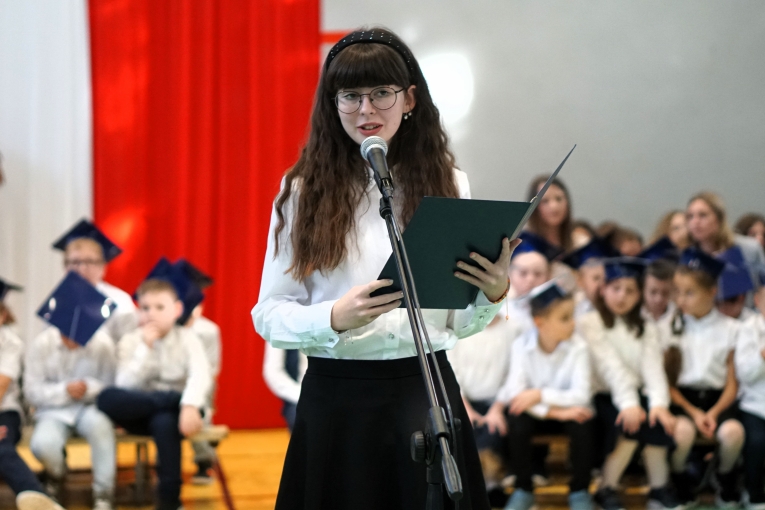 DZIEN NAUCZYCIELA I �LUBOWANIE KLAS PIERWSZYCH