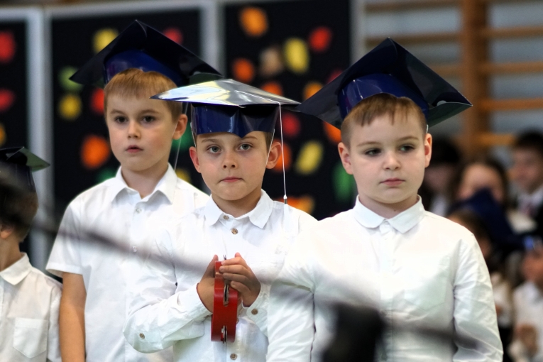 DZIEN NAUCZYCIELA I �LUBOWANIE KLAS PIERWSZYCH