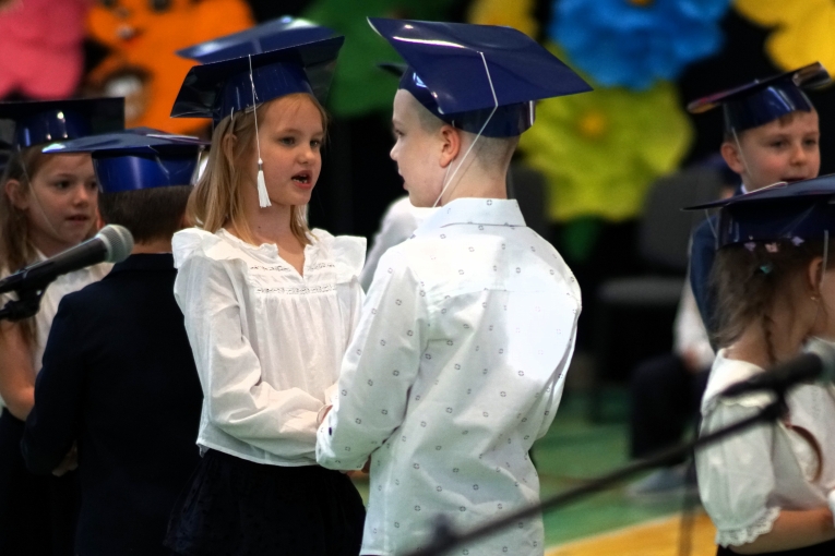 DZIEN NAUCZYCIELA I �LUBOWANIE KLAS PIERWSZYCH