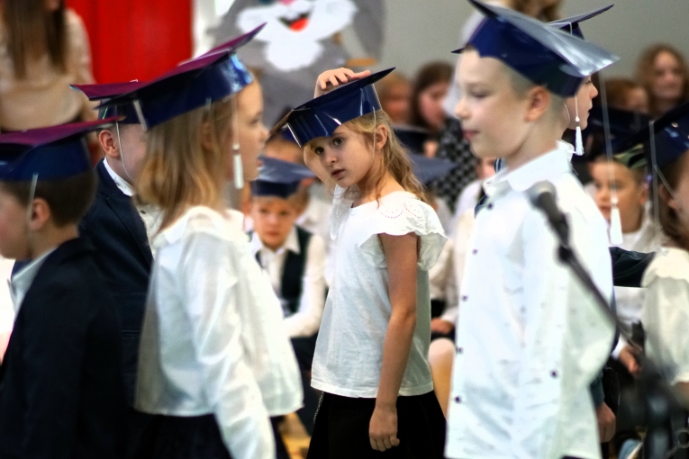 DZIEN NAUCZYCIELA I �LUBOWANIE KLAS PIERWSZYCH