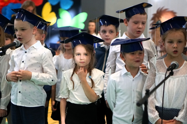 DZIEN NAUCZYCIELA I �LUBOWANIE KLAS PIERWSZYCH