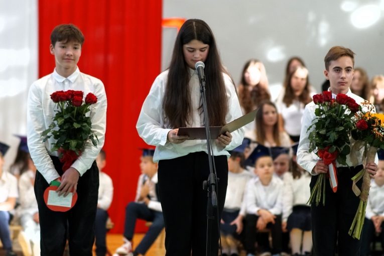 DZIEN NAUCZYCIELA I �LUBOWANIE KLAS PIERWSZYCH