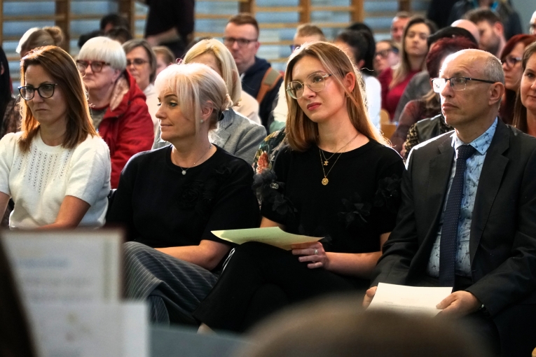 DZIEN NAUCZYCIELA I �LUBOWANIE KLAS PIERWSZYCH