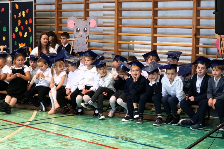 DZIEN NAUCZYCIELA I �LUBOWANIE KLAS PIERWSZYCH