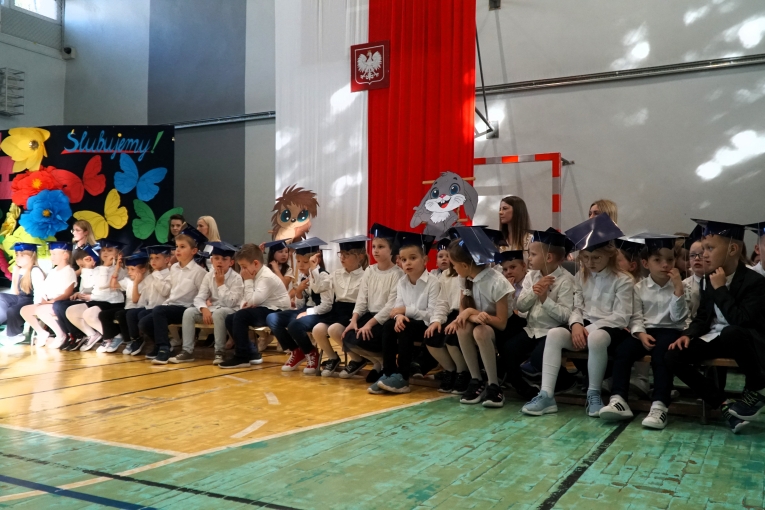 DZIEN NAUCZYCIELA I �LUBOWANIE KLAS PIERWSZYCH