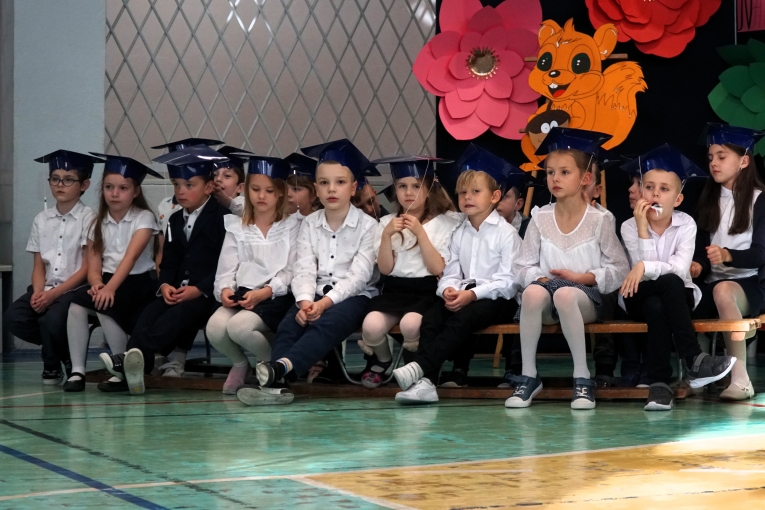 DZIEN NAUCZYCIELA I �LUBOWANIE KLAS PIERWSZYCH