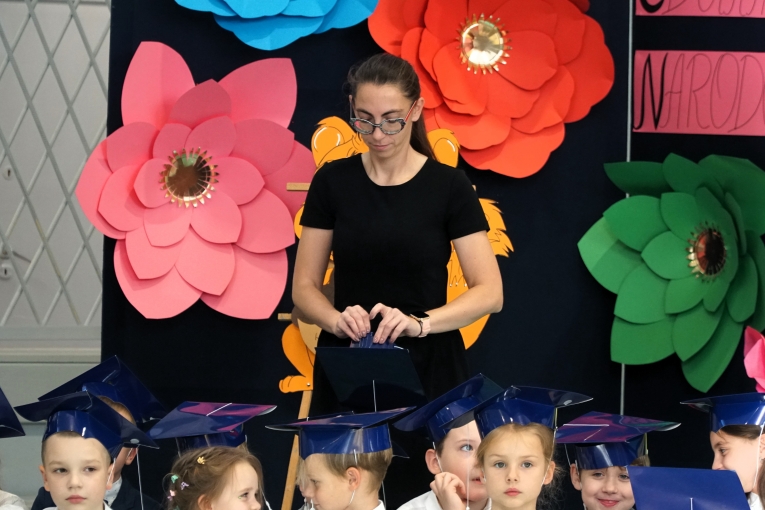 DZIEN NAUCZYCIELA I �LUBOWANIE KLAS PIERWSZYCH