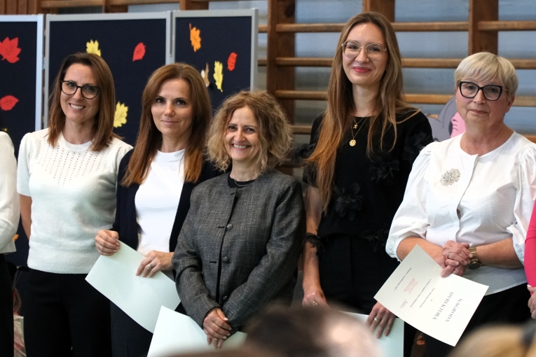 DZIEN NAUCZYCIELA I �LUBOWANIE KLAS PIERWSZYCH