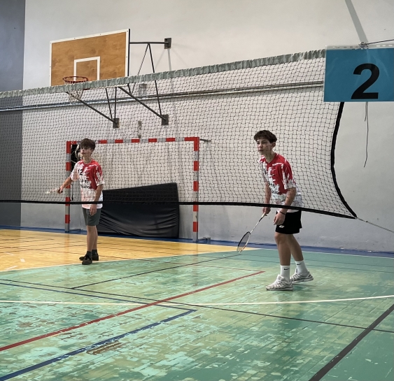 POWIATOWE IGRZYSKA M�ODZIE�Y SZKOLNEJ W BADMINTONIE