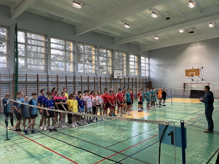 POWIATOWE IGRZYSKA M�ODZIE�Y SZKOLNEJ W BADMINTONIE