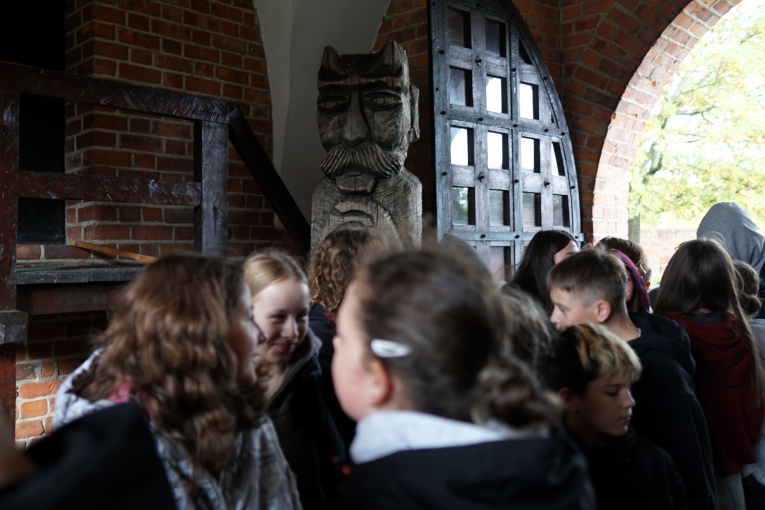 WYCIECZKA DO KOPALNI SOLI W K�ODAWIE I ZAMKU W ��CZYCY