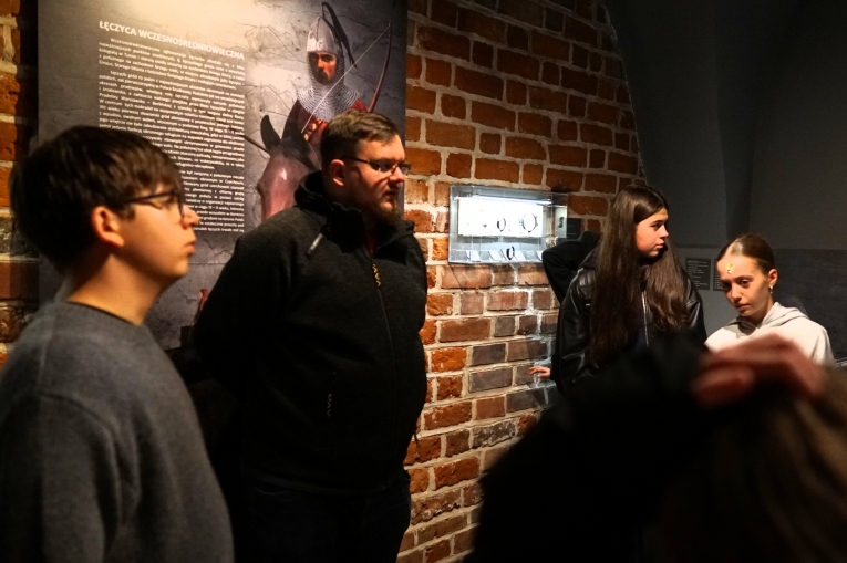 WYCIECZKA DO KOPALNI SOLI W K�ODAWIE I ZAMKU W ��CZYCY