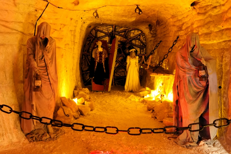 WYCIECZKA DO KOPALNI SOLI W K�ODAWIE I ZAMKU W ��CZYCY