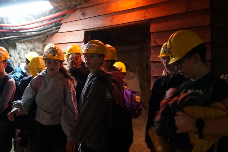 WYCIECZKA DO KOPALNI SOLI W K�ODAWIE I ZAMKU W ��CZYCY