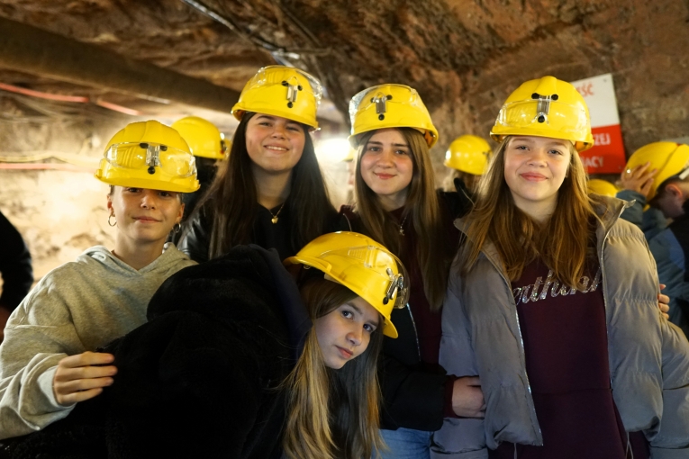 WYCIECZKA DO KOPALNI SOLI W K�ODAWIE I ZAMKU W ��CZYCY