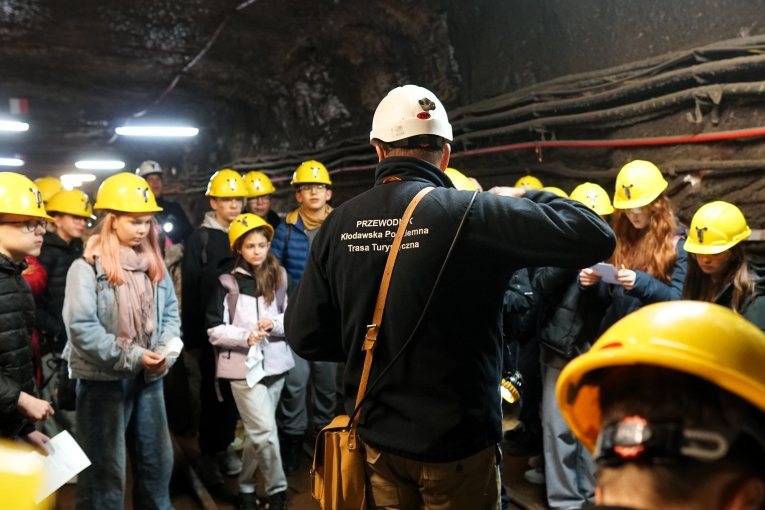 WYCIECZKA DO KOPALNI SOLI W K�ODAWIE I ZAMKU W ��CZYCY