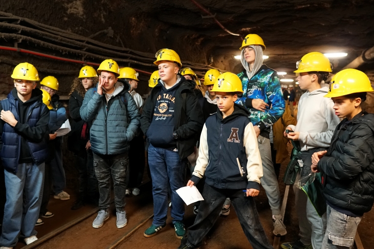 WYCIECZKA DO KOPALNI SOLI W K�ODAWIE I ZAMKU W ��CZYCY