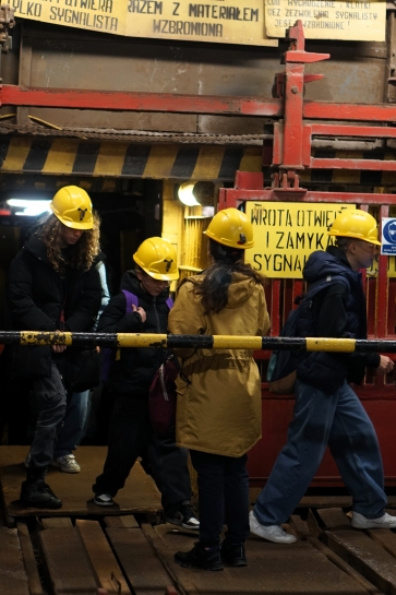 WYCIECZKA DO KOPALNI SOLI W K�ODAWIE I ZAMKU W ��CZYCY