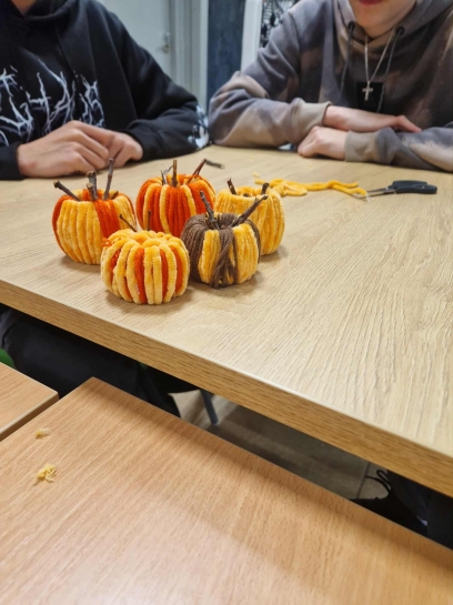 JESIENNE WARSZTATY KREATYWNO�CI DLA UCZNI�W Z SPE