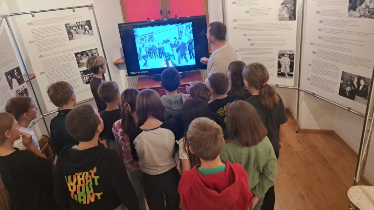 WYJ�CIE DO MUZEUM MIASTA PABIANIC „SZUKALI�MY KLASOWEGO PICASSA”