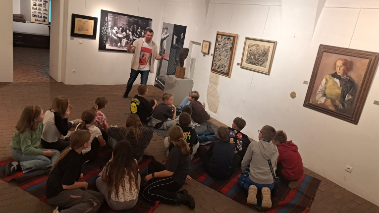 WYJ�CIE DO MUZEUM MIASTA PABIANIC „SZUKALI�MY KLASOWEGO PICASSA”