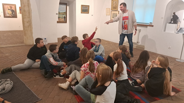 WYJ�CIE DO MUZEUM MIASTA PABIANIC „SZUKALI�MY KLASOWEGO PICASSA”