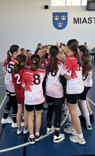 MIEJSKIE IGRZYSKA DZIECI W PI�CE R�CZNEJ DZIEWCZ�T